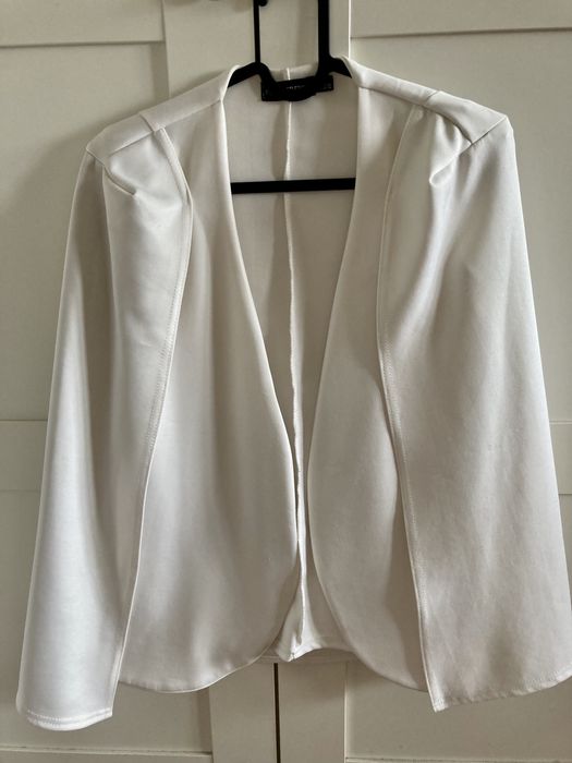 Marynarka narzuta odkryte ręce rozm. 36