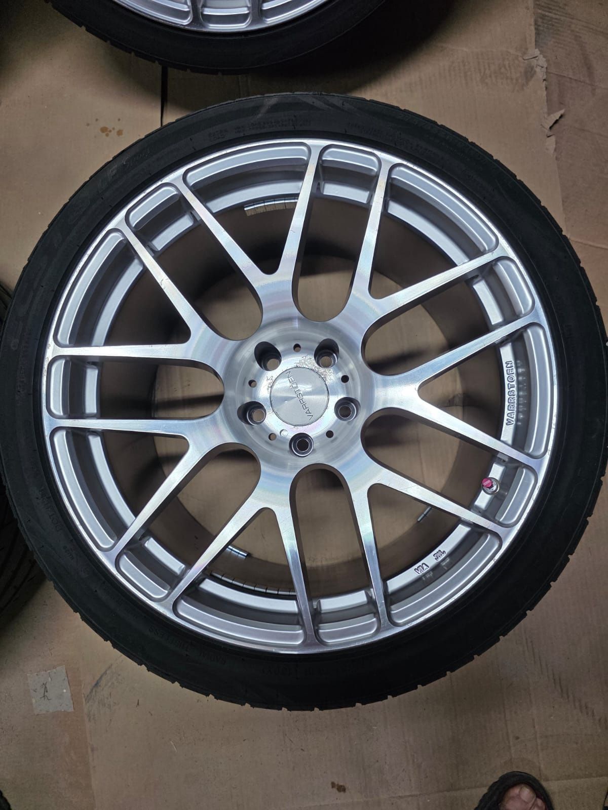 Kola Varrstoen R 19.5x115 dwie szerokości 9.5 i 10.5 j. Ø73mm