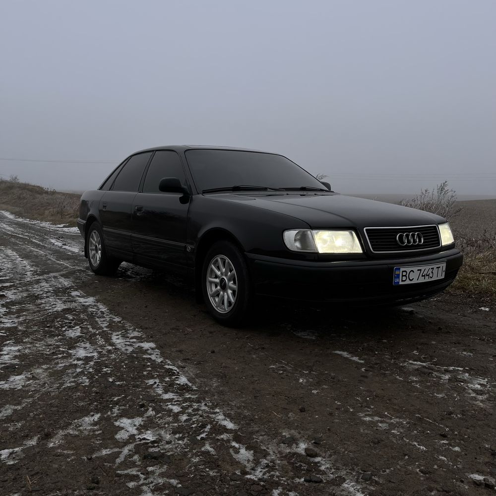 Продам Audi А6с4 100c4