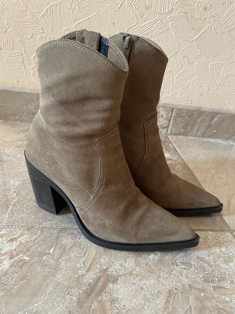 Ботильйони Козаки Zara 37 розмір, 36 з половиною краще підійде