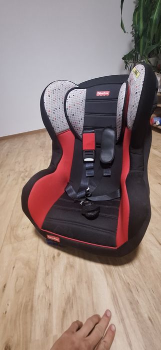 Fotelik samochodowy dla dzieci do 18 kg – bezpieczny, wygodny, zadbany