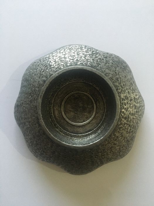 Tacinha de estamho e esmalte antiga