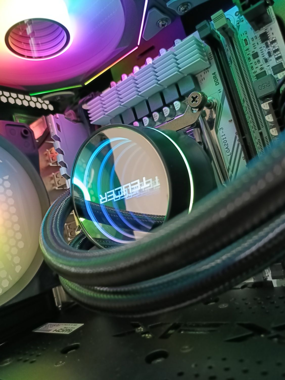 PC Gaming Completo RGB – RX 6600 / 16GB RAM / SSD – Desempenho Top!