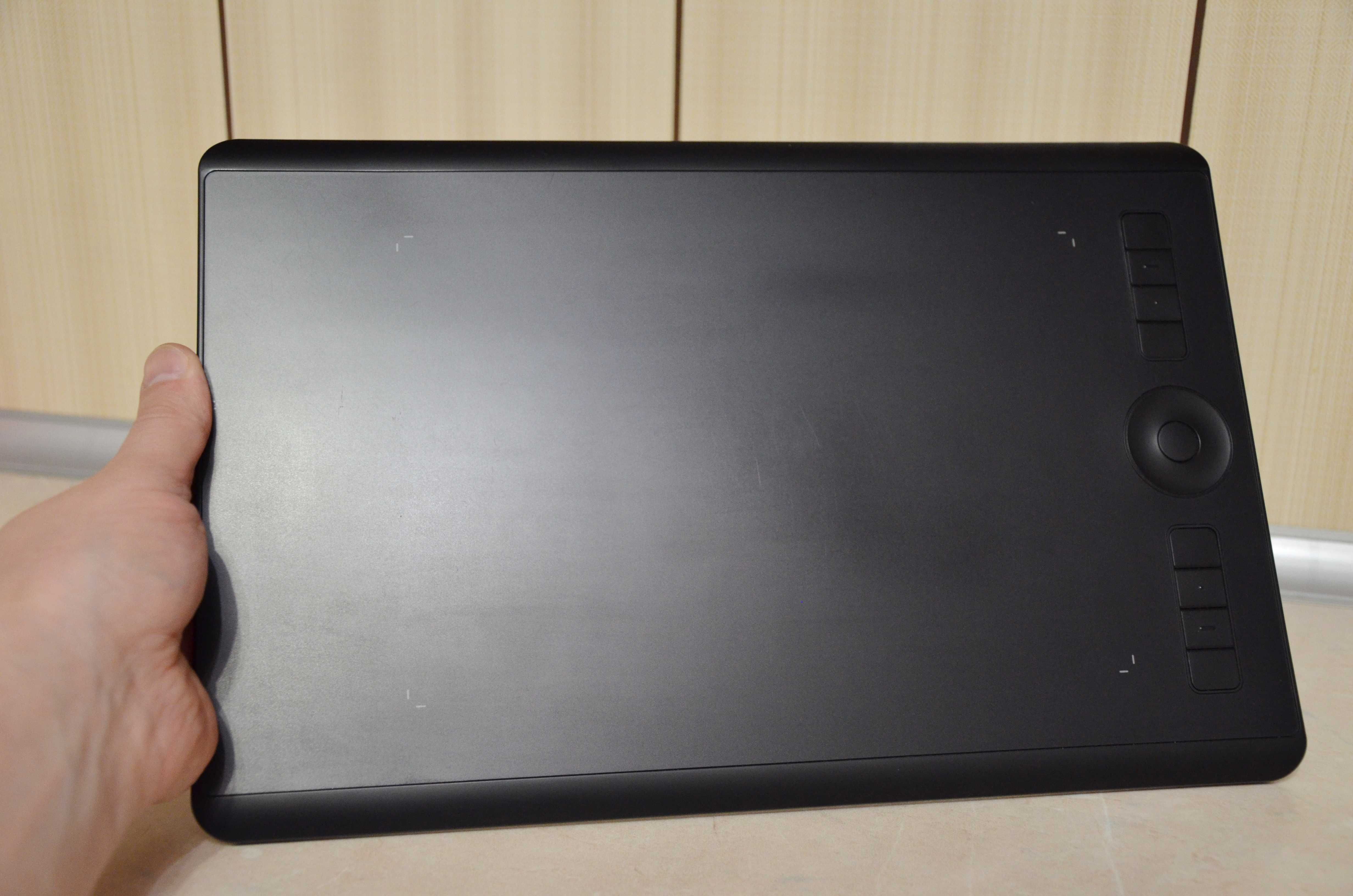 Графический планшет Wacom Intuos Pro M (PTH-660-N)