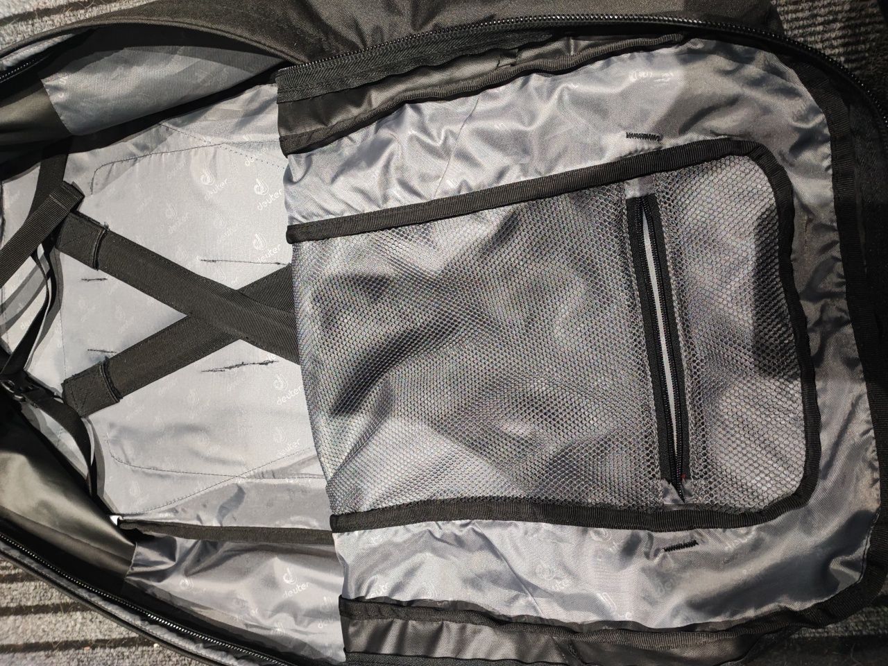 Plecak turystyczny Deuter Transit 65L. Bez małego dodatkowego plecaka