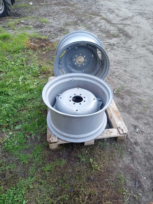 Felgi do ciągnika Lamborghini r4 , mc cormick , Deutz fahr, same