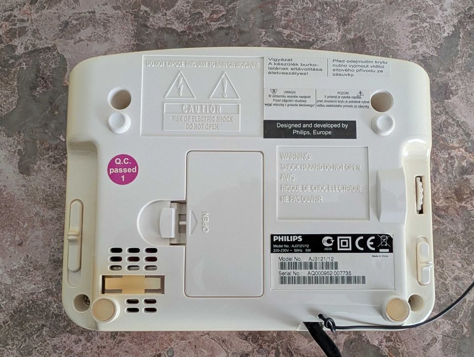 Rádio Relógio Philips – Funcional e em bom estado