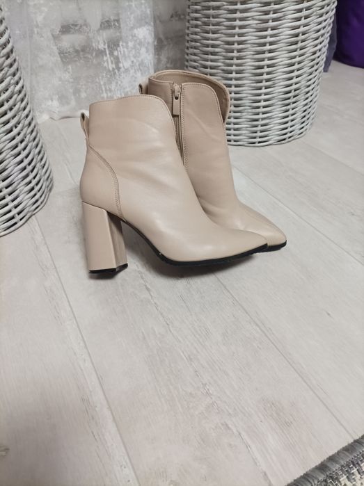 Продам демісезонні черевички