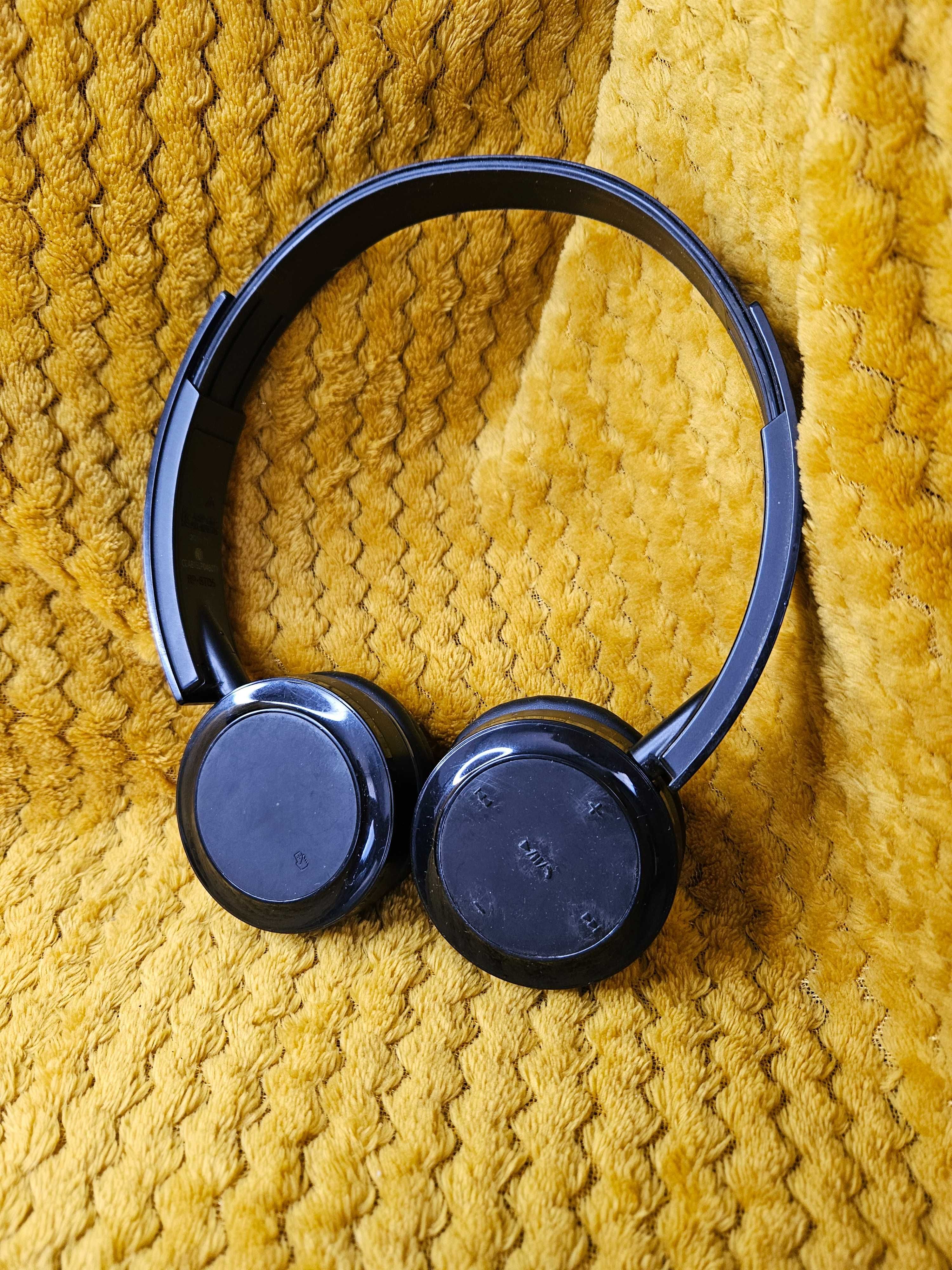 Bezprzewodowe słuchawki Panasonic z mikrofonem + kabel ładujący