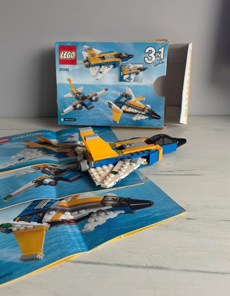 Lego creator 31042