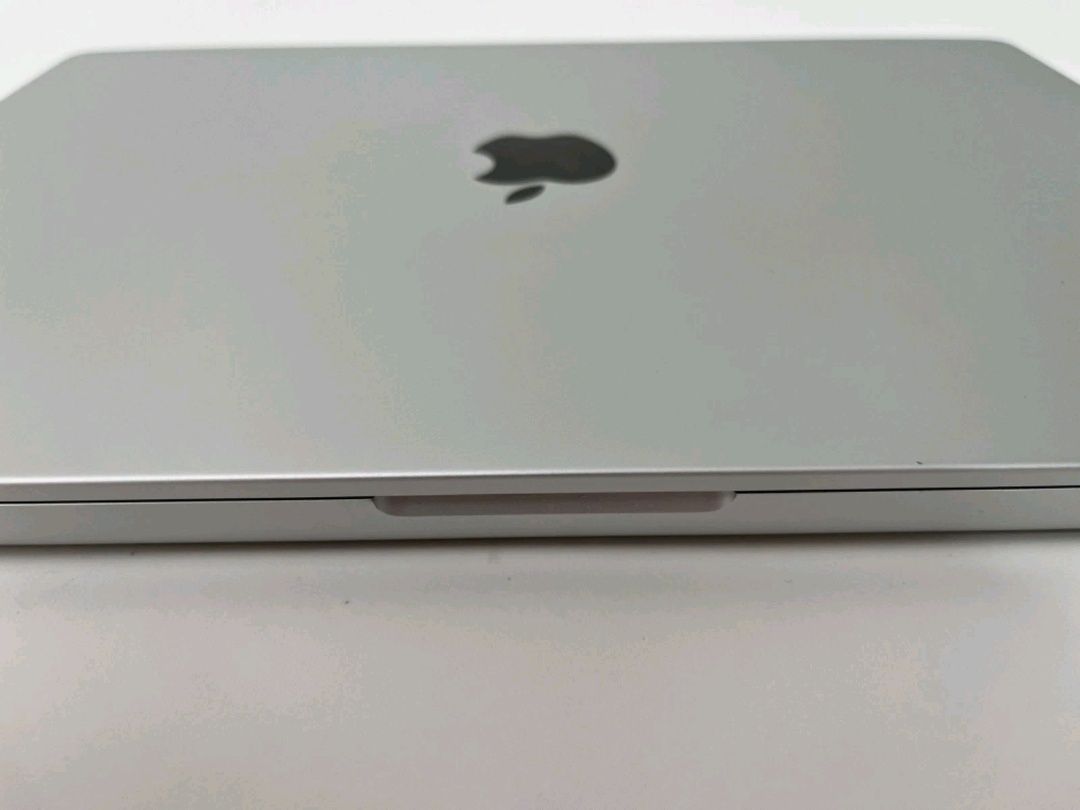 Macbook Pro 16 m1 pro/16/1тб отличный