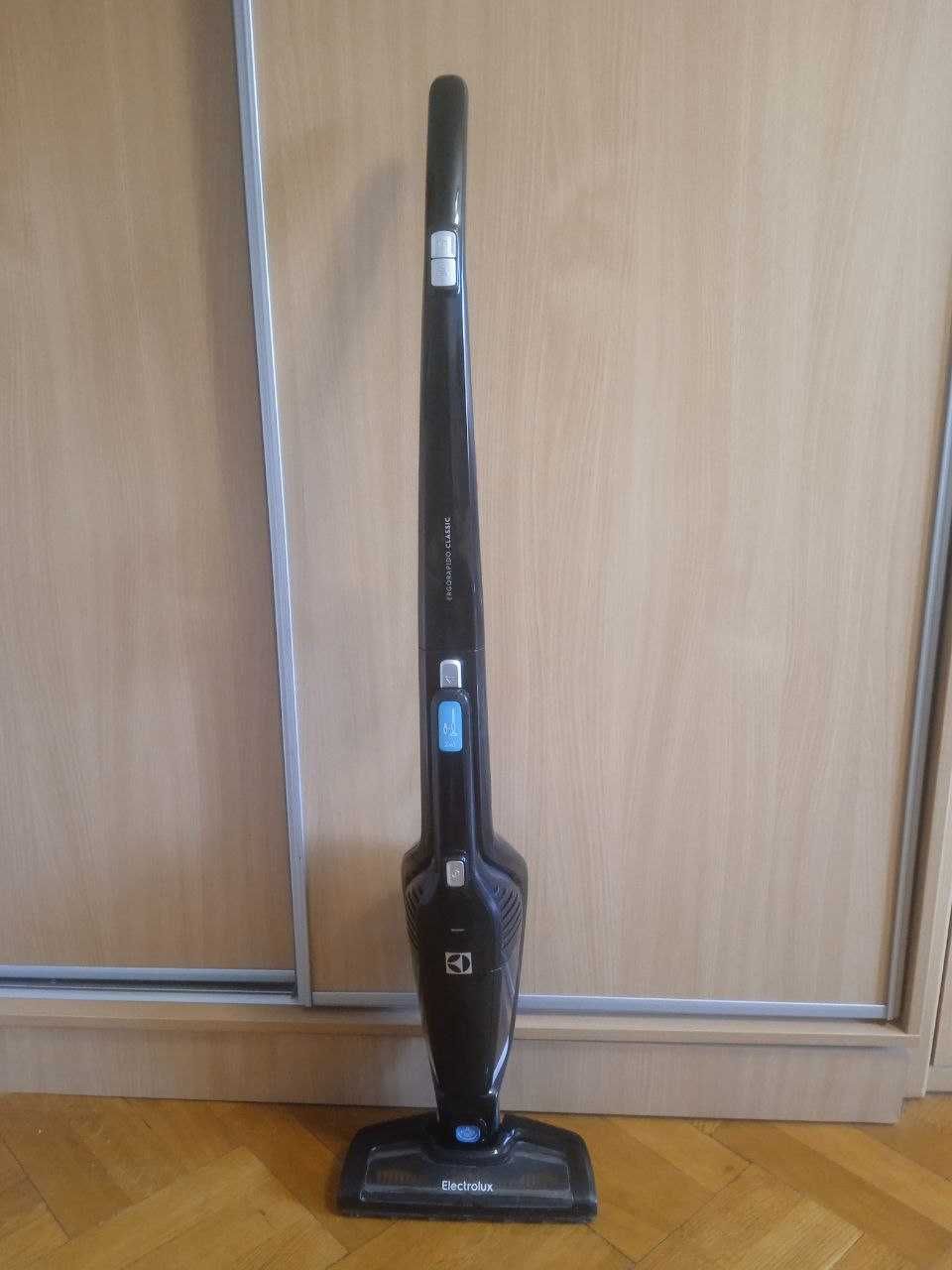 Ручной пылесос Electrolux Ergorapido Classic EERC70EB, новый аккум.