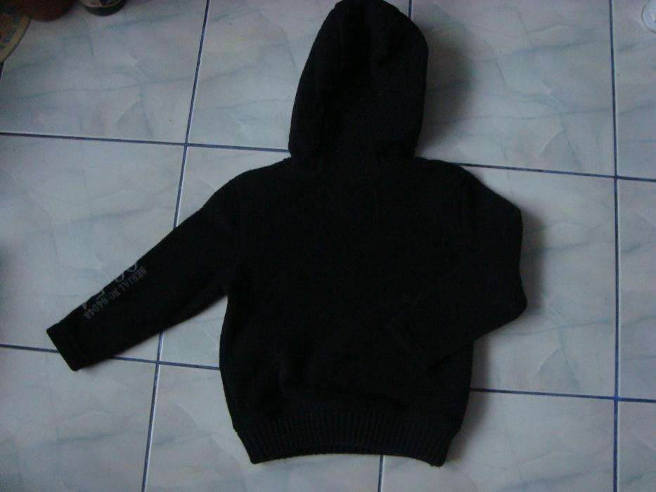 Bluza dziecięca z kapturem wkładana przez głowę