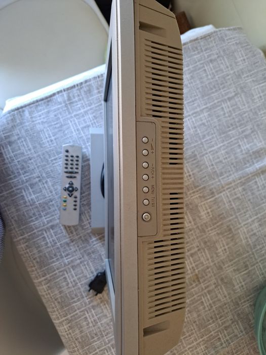 Tv mitsai pequena a funcionar