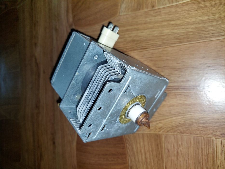 Магнетрон микроволновки LG m214