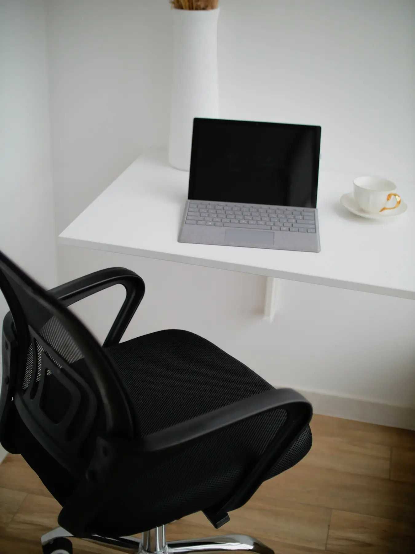 Кресло компьютерное для офиса дома Millennium черный стул на колесиках