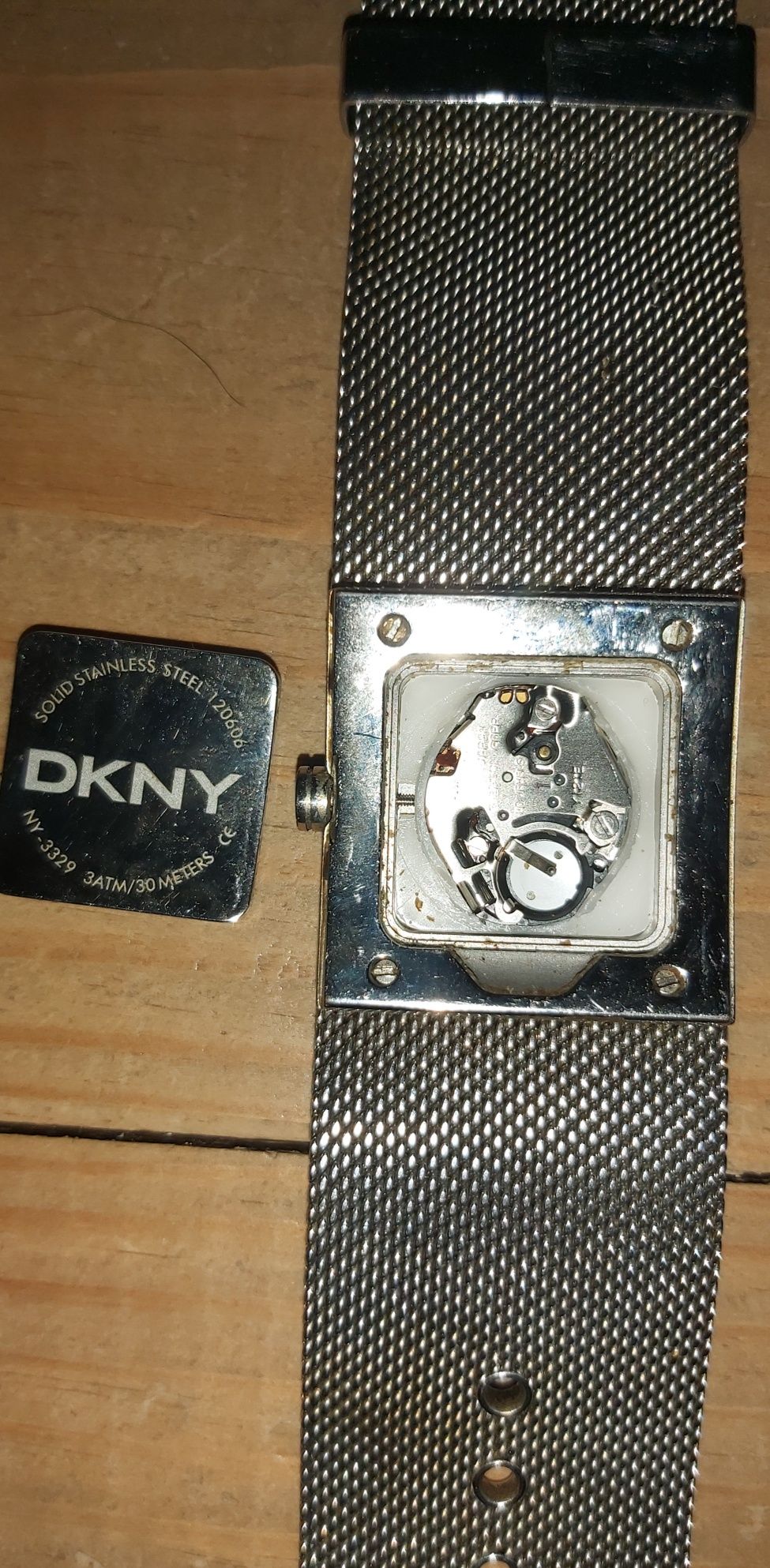 Продам часы DKNY наручные
