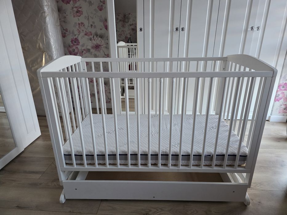 Łóżeczko z funkcją kołyski z materacem Rücken 120 x60