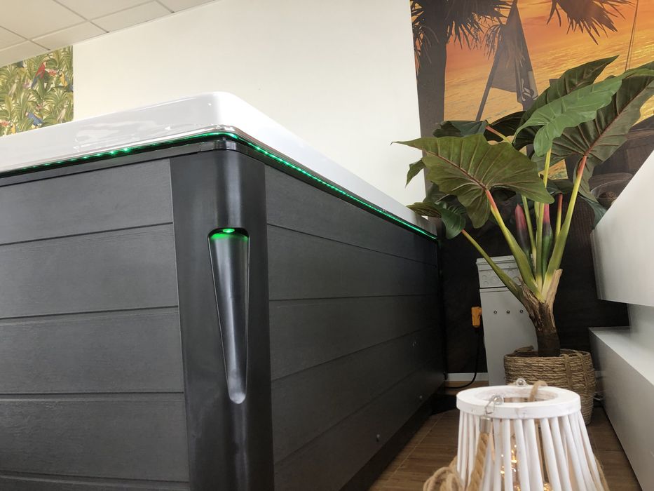 Hidromassagem spas jacuzzis desde 4.489,00€ entrega imediata