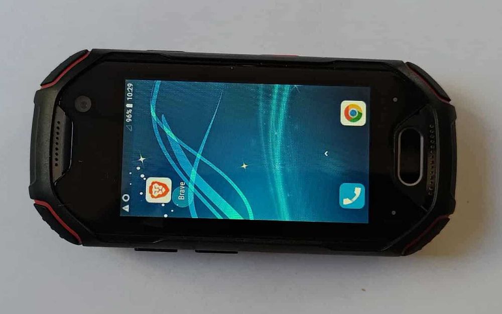 Mini Telefon  UNIHERTZ ATOM  2,45' 4/64G