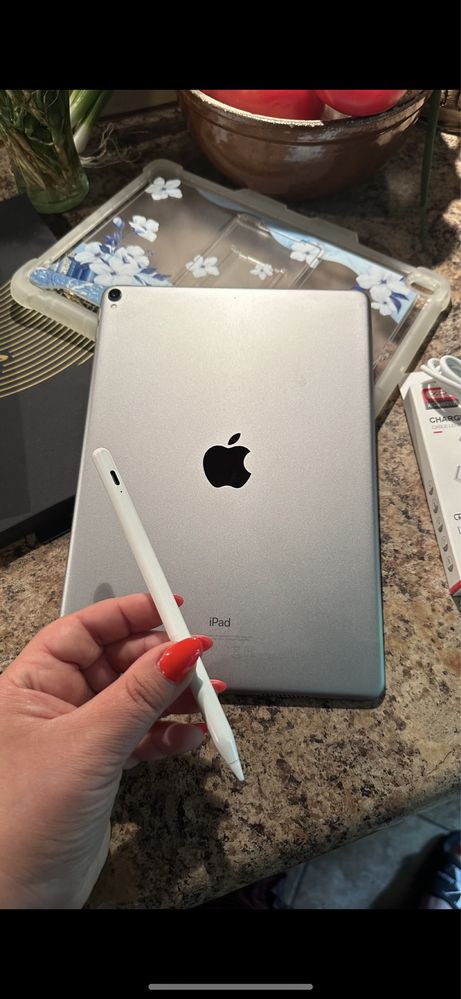 Tablet iPad Apple PRO + NOWY RYSIK - Touch ID - PROCREATE