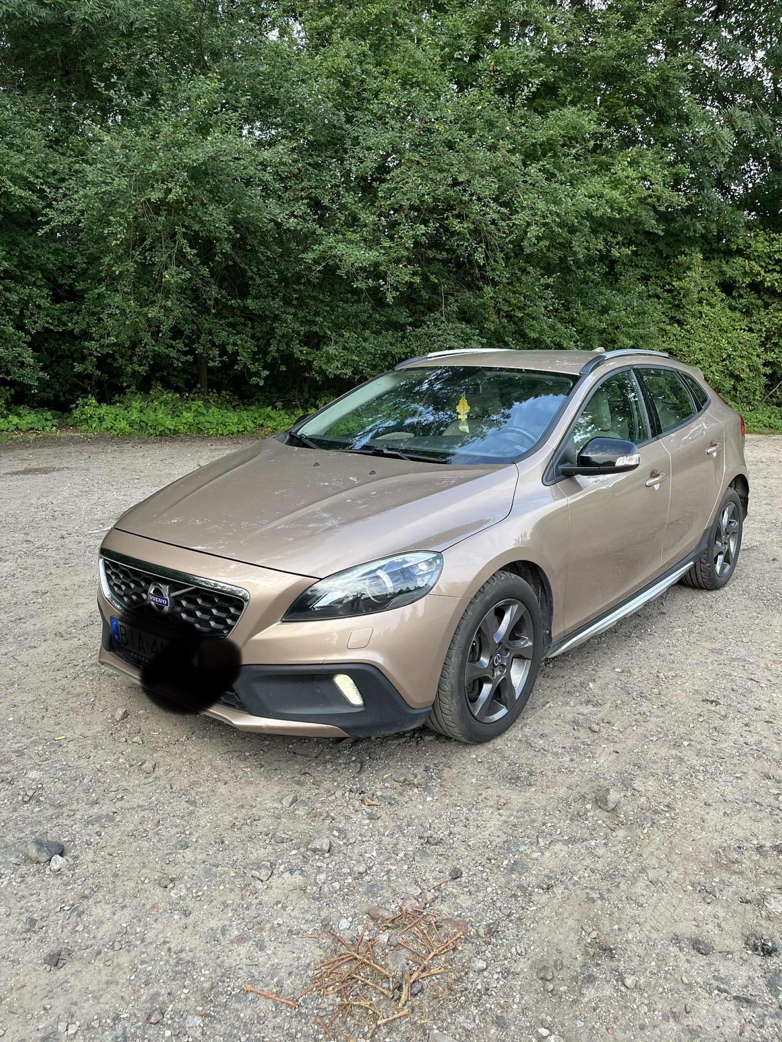 Volvo v40 cross country