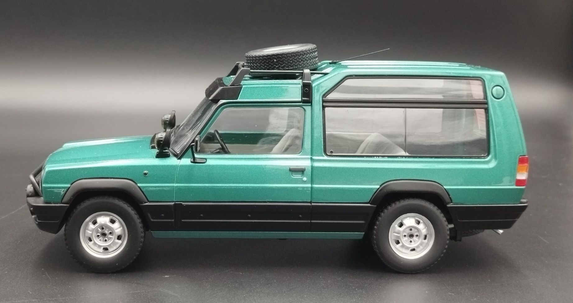 1:18  KK -Scale 1979 Talbot Matra Rancho Green Metallic Model nowy