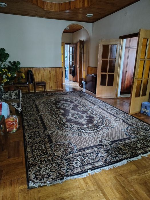 Продам бу килим 2.7 х 4.5 м.