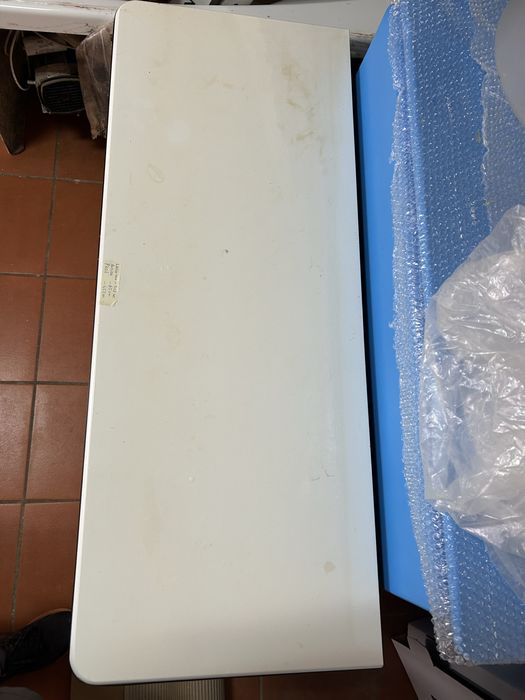 Cómoda e mesas de cabeceira