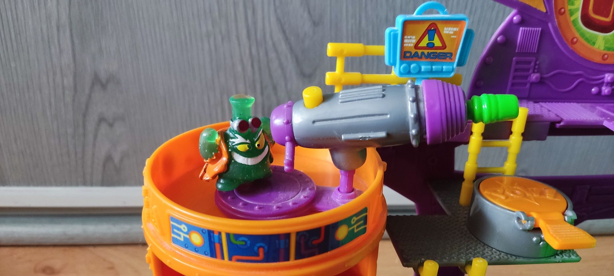 Super Zings Laboratorium Professor K kontra Enigma
