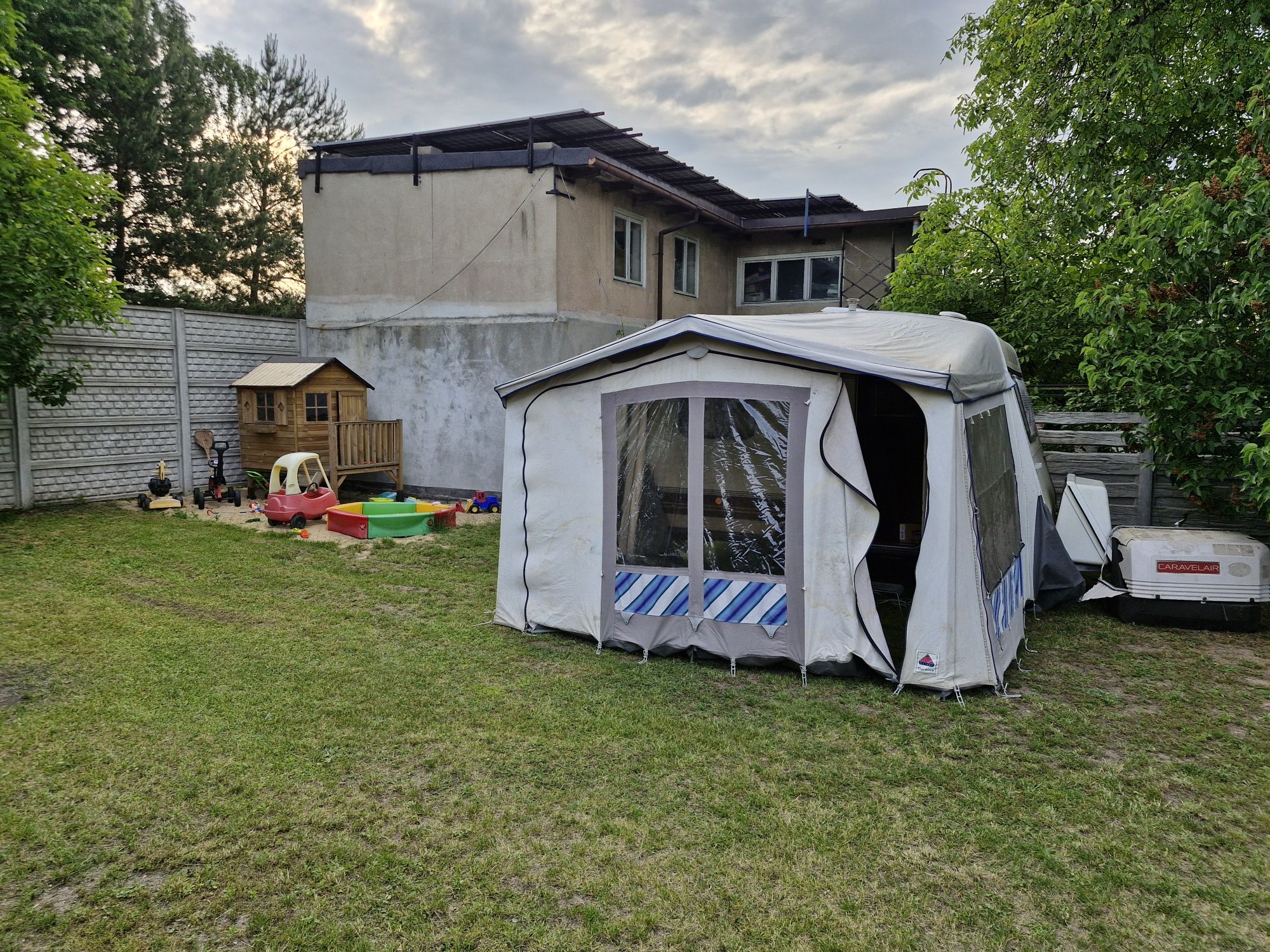 Camping przyczepa kampingowa
