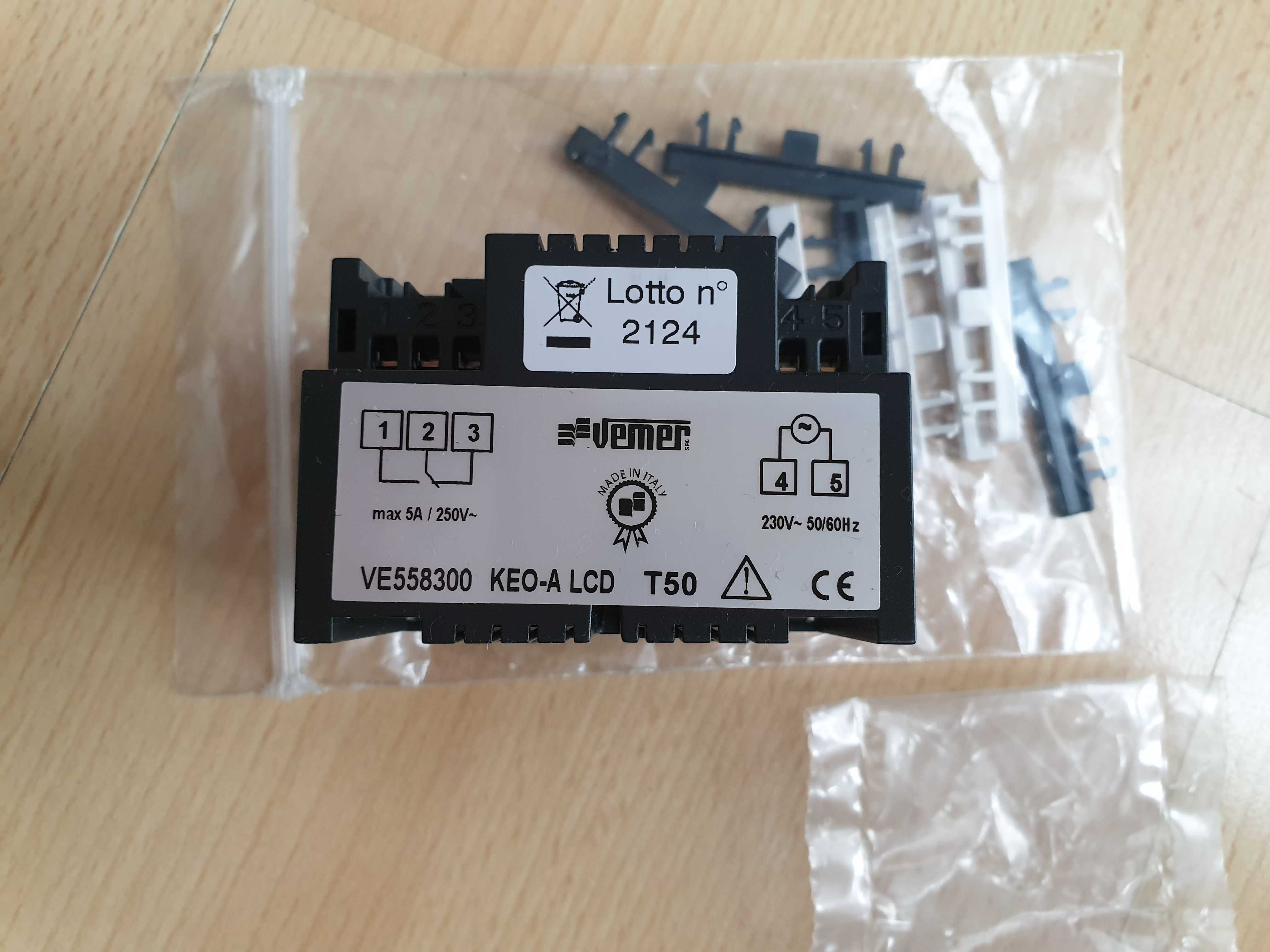 Vemer VE558300 Termostat pokojowy LCD 230V