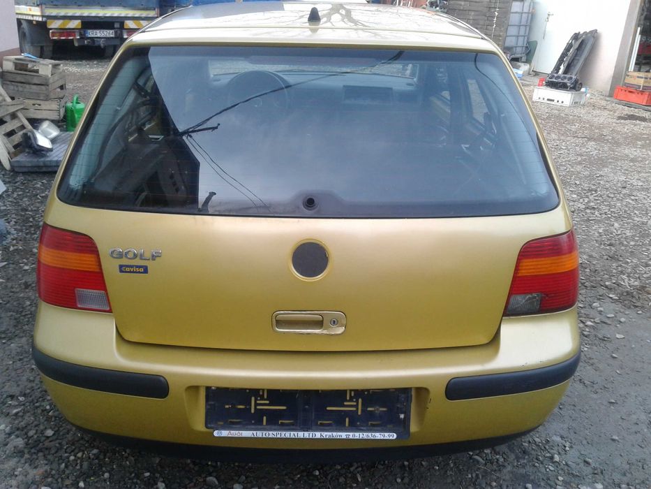 VW Golf 4 IV Tył Zderzak Lampa Prawa Lewa Złoty LA1U 5 Drzwi 5D