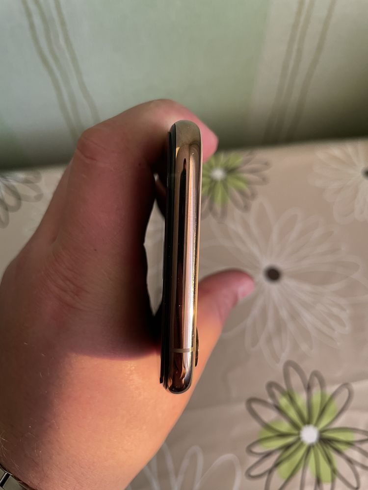 Продам IPHONE XS 64