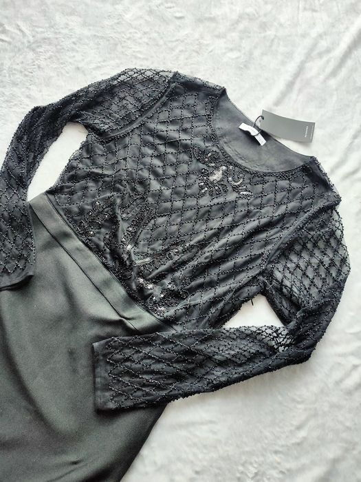 Czarna, koronkowa sukienka Reserved