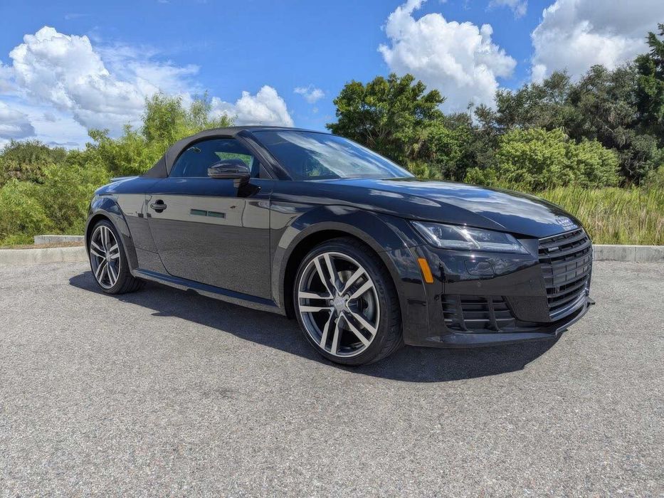 Audi TT quattro Roadster      2016