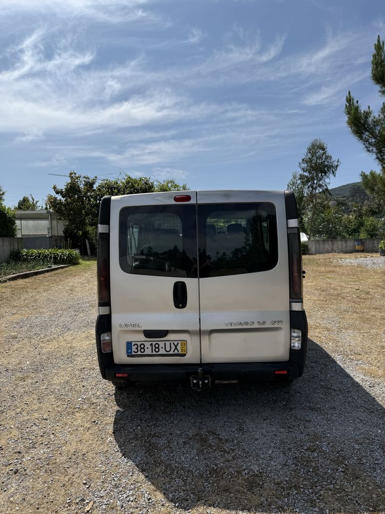 Opel Vivaro 1.9 DTI 6 lugares