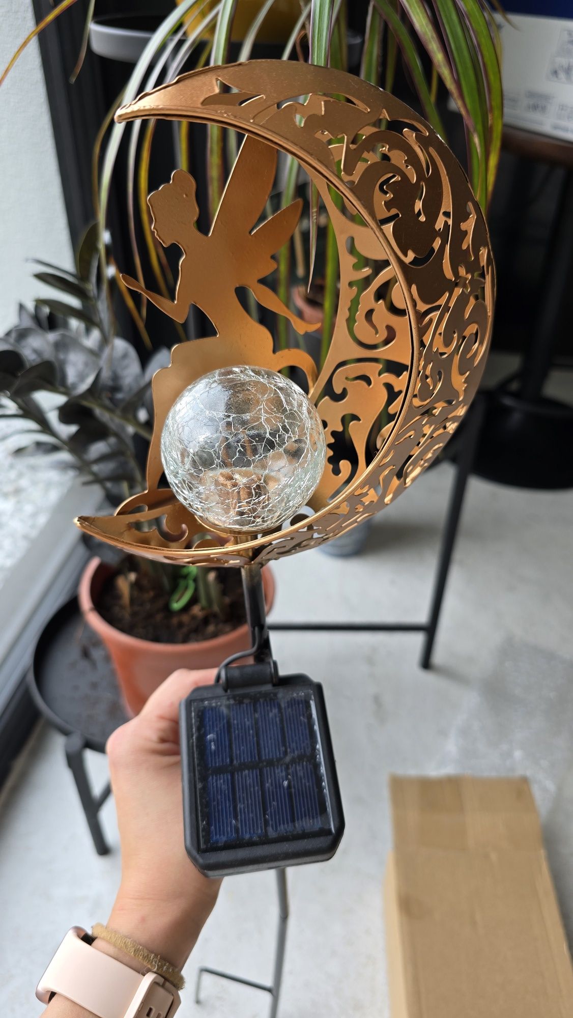 Księżycowa lampa solarna