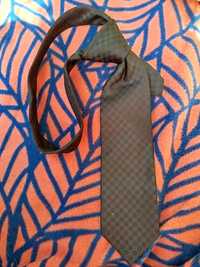 Czarny krawat z wzorem C&A