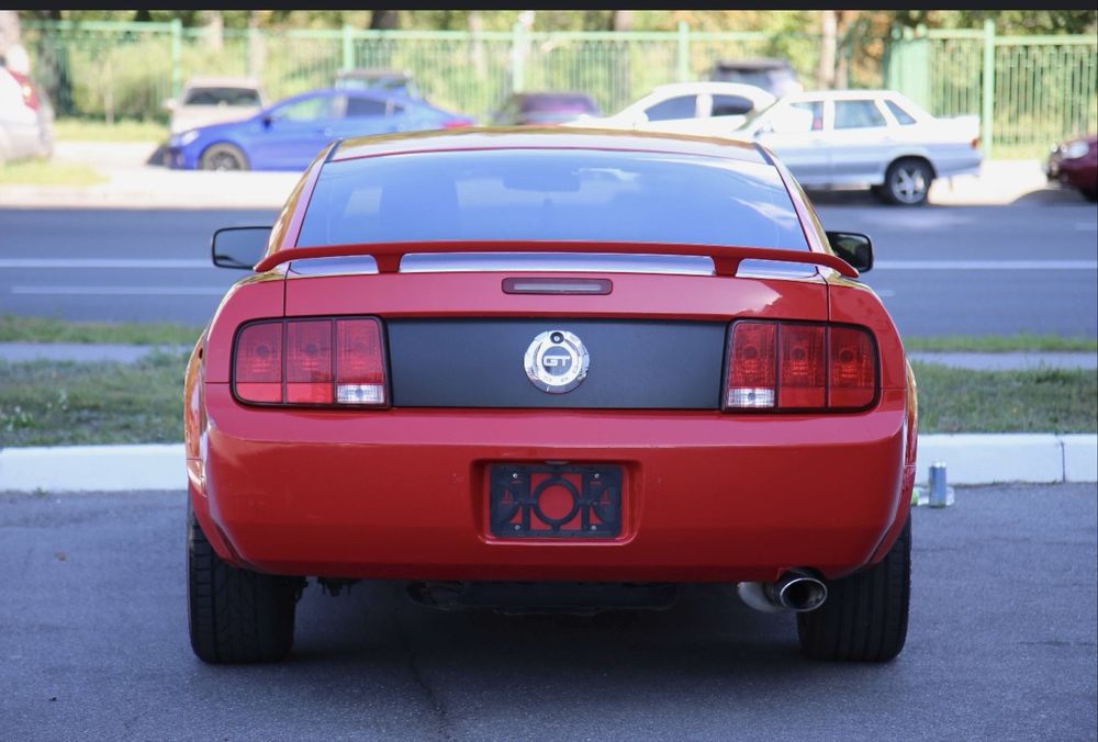 Срочно Ford Mustang GT