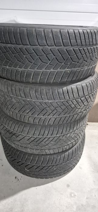 Opony zimowe 225 50 R17 21r 4 szt.