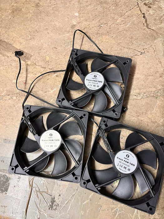 Trzy wentylatory silentiumpc 120mm
