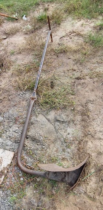 Плуг ручний для городу