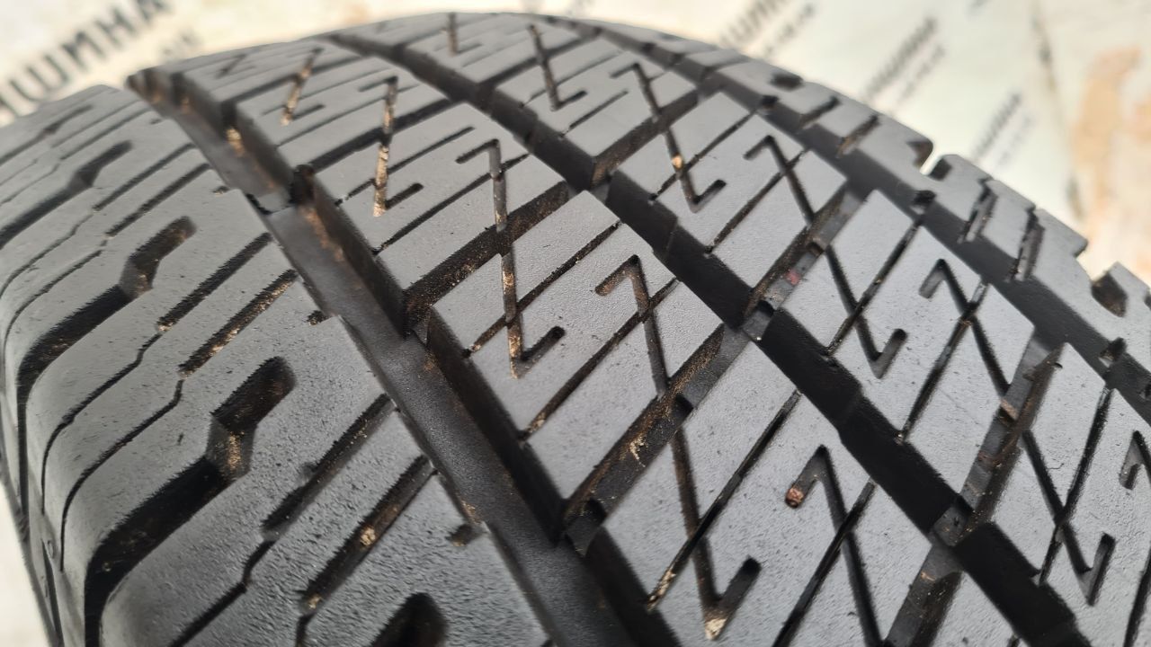 Шина 195/70 R 15C UNIROYAL AllSeason Max. Одне колесо. Розпаровка.