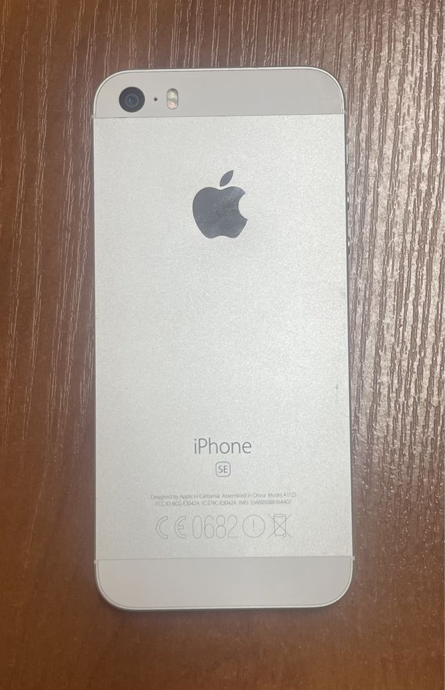 iPhone SE 32GB stan bdb jak nowy