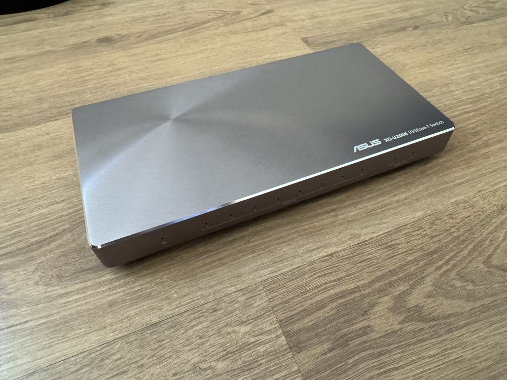 Switch ASUS XG-U2008 2x10Gbe + 8xGb