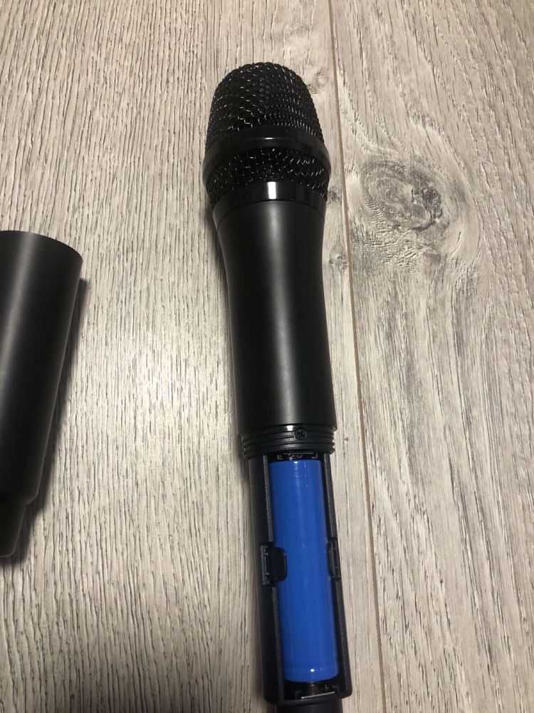 Продам Бездротовий  динамічний  мікрофон FerBuee