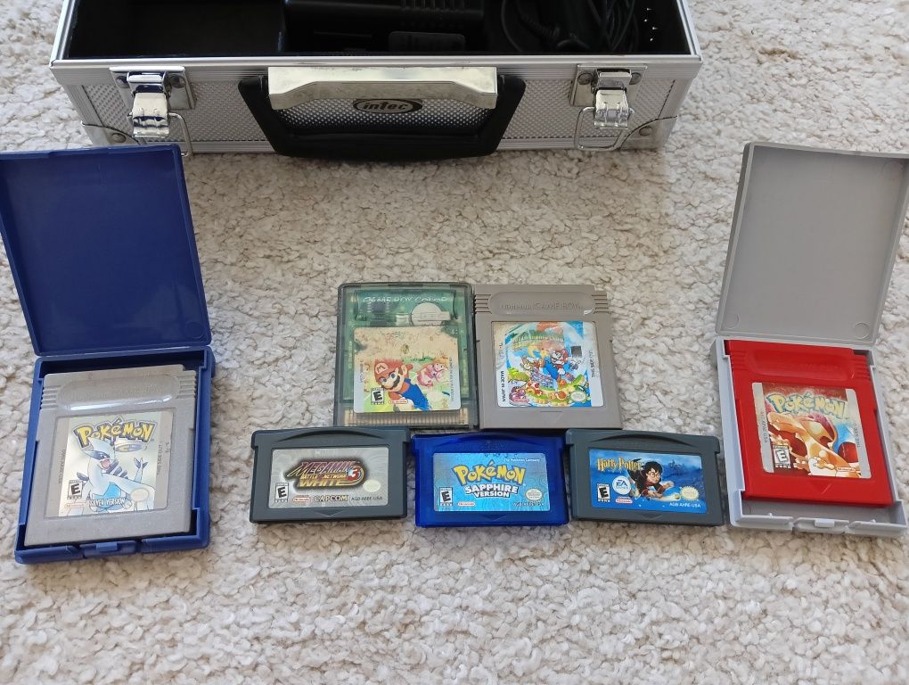 Game Boy Advance SP z 7 grami + oryginalna walizka + rzadkie akcesoria