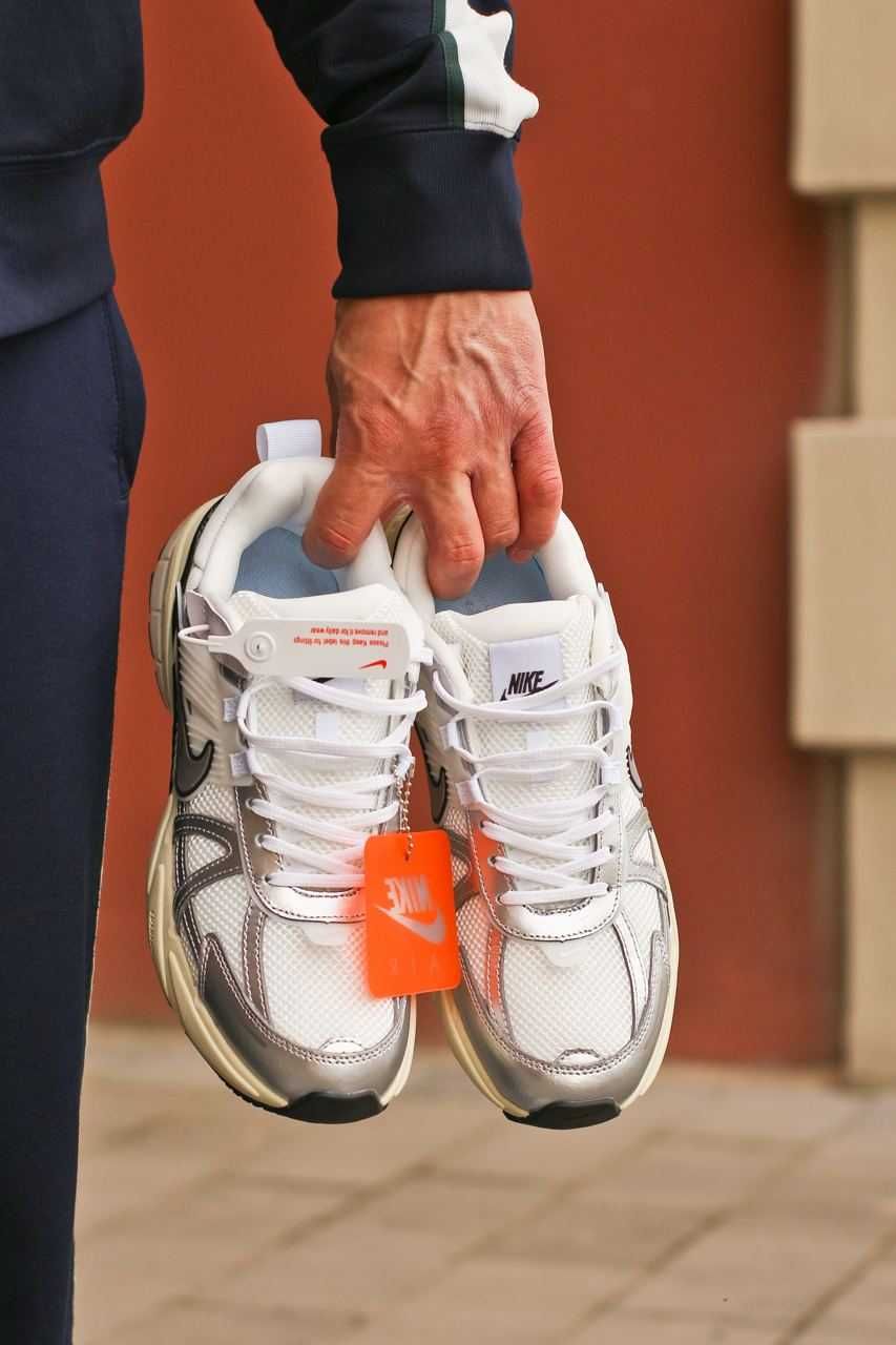 Чоловічі кросівки Nike V2K Runtekk білий з сріблом  #1031 ТОПЧИК