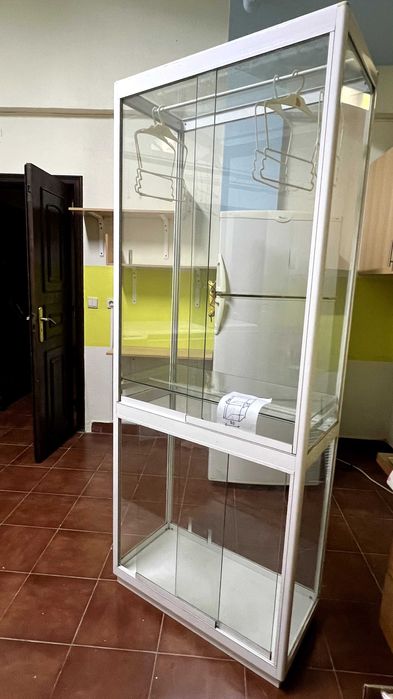 Oportunidade - Vitrine Branca com portas de vidro